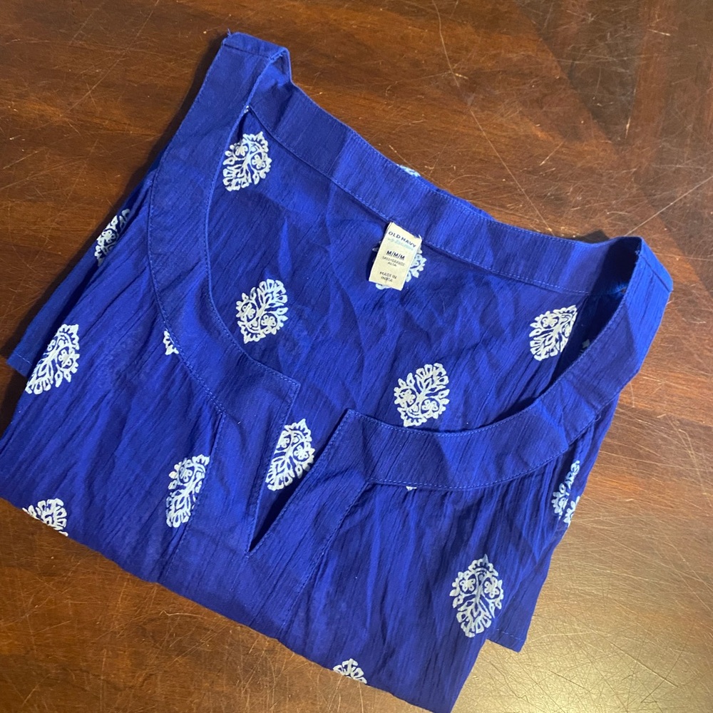 Old Navy Blue Blouse with White Pattern